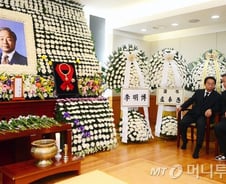 [YS서거]입관식 마쳐, 국회 등 전국 분향소 마련 '애도물결'