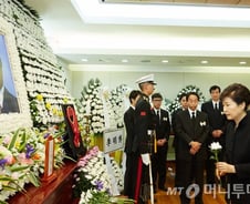 [YS서거]박정희·DJ·이회창…숙명의 라이벌도 "민주화 공로"