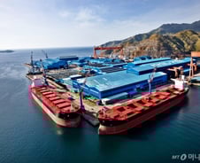 한진重 미래 수빅조선소 100번째 선박 건조