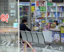 [본회의통과]'병원·약국, 6개월 안에 약값 결제해야' 약사법 의결
