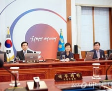 포퓰리즘의 또다른 얼굴 '국민투표제 민주주의'