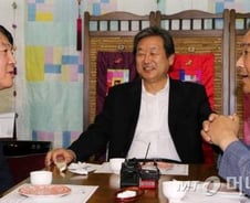 한달 전 안철수 탈당 전망한 김무성, "집안 싸움만 없으면…"