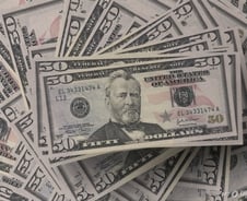 달러, 내년 금리인상 속도 둔화 전망에 낙폭 확대