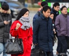 100만원 벌면 41만4000원 빚 갚는데 쓴다