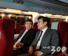 [단독]원유철 "의료 예외 검토" vs 이종걸 "10대재벌 제외하자"