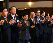 [현장클릭]北 핵실험 불구, 경제계 신년인사회서 경제살리자 결의