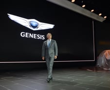 정의선 美 '제네시스 스피치'에 인산인해…"2020년 年10만대 목표"