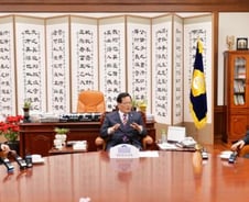 우윤근 "원내대표, 투쟁과 타협 사이의 외로운 줄타기"