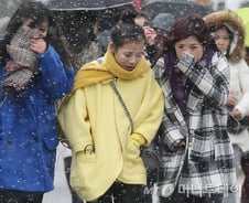 [오늘 날씨] 한낮에도 영하 4도 "강추위 시작"
