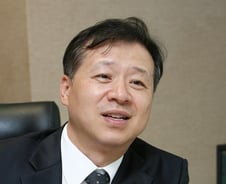 "젠틀한 겉모습 뒤의 위선·탐욕 벗겨낼 것"