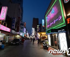 [단독] 북창동 룸살롱 바지사장, 경찰·세무서 직원에 '상납' 시인