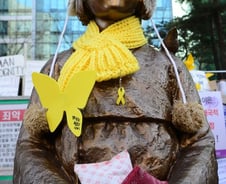 日 '위안부 강제연행 부정' 되풀이…법정싸움 이제 시작