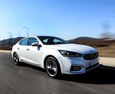 '매끈한 맵시·날렵한 몸놀림' 신형K7이 돌아왔다  