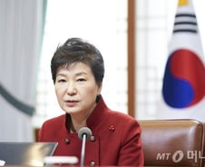 朴대통령 "北미사일, 세계평화에 재앙…강력 제재해야"(상보)