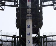 軍 "北 미사일 궤도 진입 성공 추정...정상 작동 여부는 추가 확인 필요"