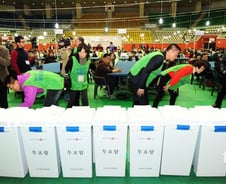 [친절한 판례氏]'투표함 규정위반'…"당락에 영향없으면 유효"