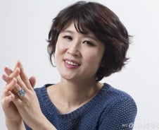 "심연의 슬픔 감추는 인내와 절제의 엄마처럼…"