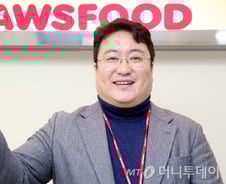 "3000만원으로 시작한 떡볶이집, 900억 프랜차이즈 본사로 키웠죠"