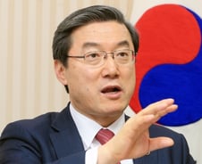 개청 20년 만의 첫 기업인 출신 주영섭 중소기업청장