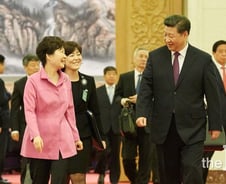 中관광객 비자수수료 면제해준 韓…'비자완화' 韓만 뺀 中