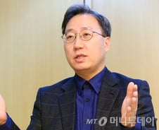 "카카오뱅크, 뱅크보다 모바일..기존 은행 못하는 서비스로 승부"