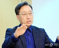 "카카오銀, 인력 절반이 개발자…우린 모바일회사"