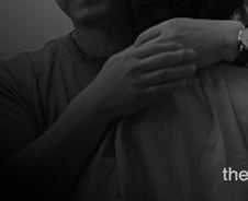 "사장님이 첫 월급날 술 따라주며 손 잡았어요"