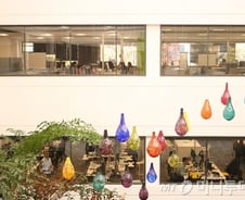 AI처럼 알고리즘으로 '맞춤약' 생산, 제약산업의 미래는...