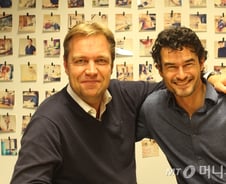 꽃중년 5명이 만든 '뷰티 스타트업', 2년만에 1300억 잭팟