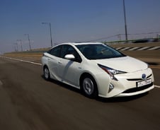 [시승기]프리우스, 30~40km/ℓ '괴물연비'에 '주행감'까지