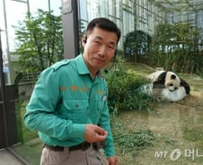 "다시 만날 줄 몰랐던 판다, 22년 만에 재회했어요"