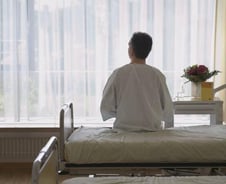 [친절한 판례氏] 영화 '날 보러와요'…정신병원 강제 입원시키면 '감금죄'