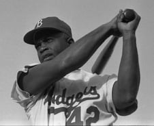 69년전 오늘…흑인, 야유 속에서 최초로 MLB경기장에 서다 