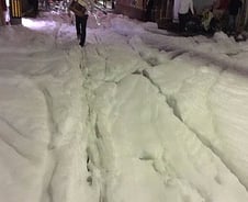 지진 후 日후쿠오카 시내에 정체불명 '거품 바다'