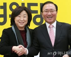 [뷰300]'삼겹살 불판론' 필요한 심상정· 노회찬의 정의당