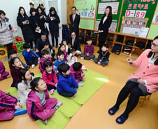 [단독]유치원생, 내년부터 '맞춤형 성교육' 받는다