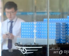 한진해운 자율협약 신청서 제출..'경영권 포기 각서 첨부'