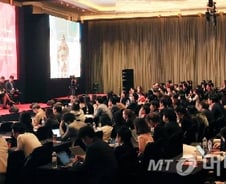 '강연+토크'…신개념 콘퍼런스 북새통