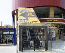 [르포]거리로 나온 '남자들의 놀이터' 일렉트로마트