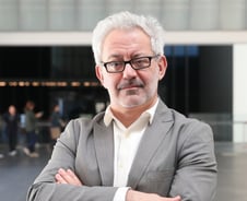 로큰롤 듣다 현대미술에 빠진 마리 관장 "스토리텔링부터 다지자"