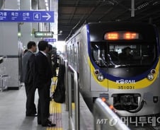[단독]지자체 "지하철 적자 보전못해주면 무임연령 70세로 올려라" 