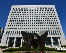 검찰, '노래방 화장실 살인' 피해자 유족 지원나서