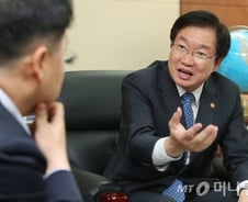 김영석 장관 "해양은 미래 성장동력… 르네상스 시대 열겠다"