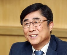 "정부·정치권 주도의 구조조정으론 기업회생 어렵다"