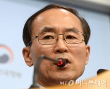 [문답]윤성규 장관 "'클린디젤' 중대한 시행착오, 유감으로 생각"