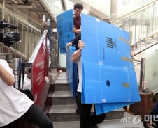 [단독]587억 적게 써낸 롯데, 2.4점차로 사업권 따냈다