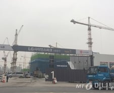 [르포]공급 과잉 논란 마곡지구 오피스텔 "웃돈 3000만원"