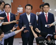 서병수 "신공항 백지화, 부산 무시한 정치적 결정"(상보)