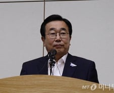 가덕도·밀양 아닌 김해공항 확장, 정치권 최악 갈등은 모면