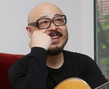 이병우 "구속된 기타 소리에서 자유롭고 싶었다"